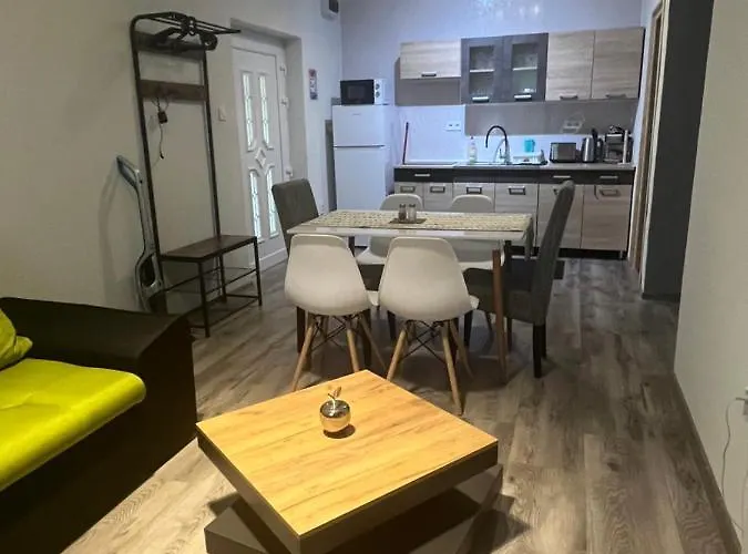 Wild Garden1 Apartment